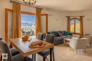 Villa Sunset Rock by Abahana Villas