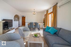 Villa Sunset Rock by Abahana Villas