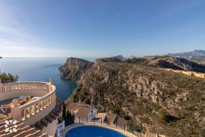 Villa Sunset Rock by Abahana Villas