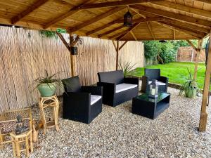 Stratford-upon-Avon 4BR Family Mansion on 1 acre with Pool, Gym & BBQ!