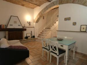 SCAPPO IN UMBRIA, nel vicolo