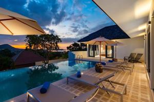 Private pool, sunset seaview villa.