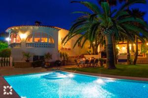 Villa Oasis by Abahana Villas