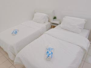 Riverfront City, Up to 8 Pax, 3 Bedrooms, 2 Bathrooms, 2 Car Park by Star Home