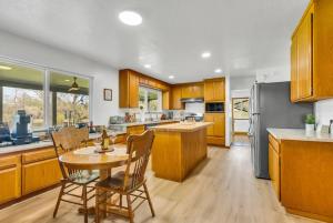 Lakeside Vineyard Retreat - Deavers Winery