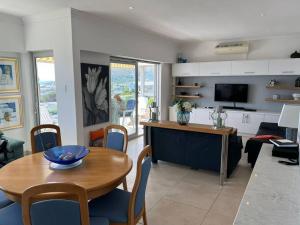 Camps Bay 2 Bed Sea Grand View