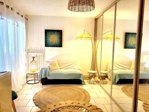 Lescale à 500m des plages