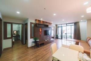 Căn Hộ 3 Phòng Ngủ (Three-Bedroom Apartment)