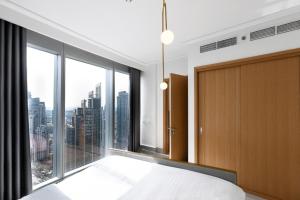 Opera Grand by Emaar LUXURY 1 BR Apartment in Downtown Dubai sea and city view