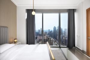 Opera Grand by Emaar LUXURY 1 BR Apartment in Downtown Dubai sea and city view