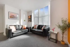 NEW! Stylish 5-Bed Apartment in Stockton-on-tees by Stay With Us, Perfect for Contractors & Large Groups, FREE Parking! - 蒂诗上的索纳比