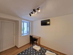 Room D 