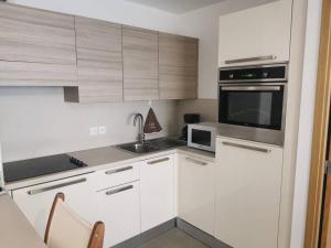 Centre Juan Les Pins 2P White Pearl garage