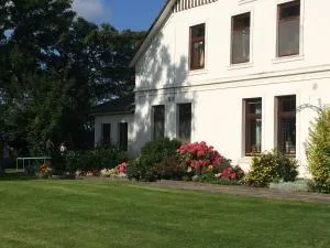 Ferienwohnung in Friedrichskoog mit Großem Garten - Kaiser Wilhelm Koog