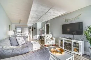 Sunny Indian Shores Condo with Balcony and Views! - Oakhurst Terrace