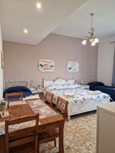Quadruple Room with Shared Bathroom