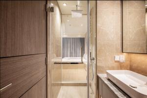 The Metropole Saigon - 5 Star Opera Towel