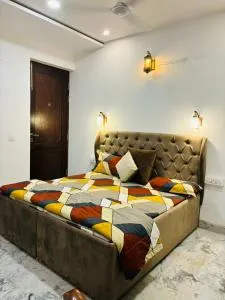 COLONEL'S Homestay - Kharar