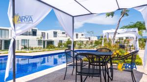 Alberca 3 recámaras 3 baños Aeropuerto cerca