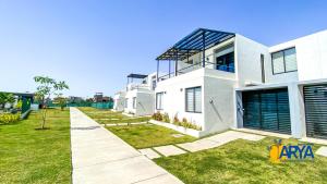 Alberca 3 recámaras 3 baños Aeropuerto cerca