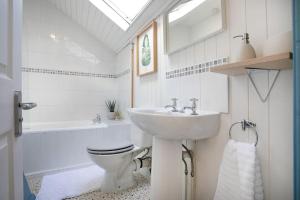 Stylish 4 Bed Home In Central Nottingham wParking