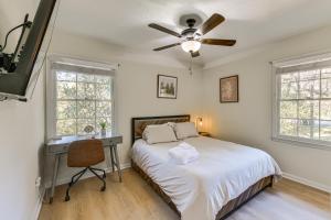 Inviting Columbus Home with Deck 7 Mi to Downtown!