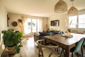 Villa chaleureuse de 90m2 avec terrasse ombragée de 50m2, plancha et aperçu mer