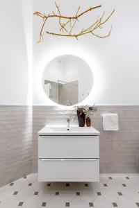 Two bedroom apartment-Dietla 11- Wawel Castle view