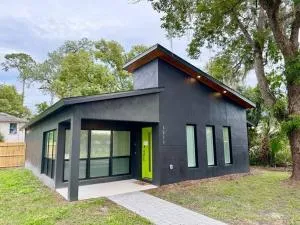 The Butterfly House - with sauna - Deltona