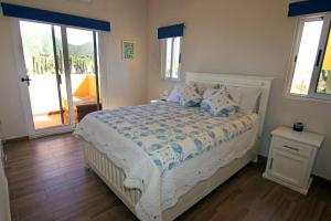 1B Unique 2 Bedroom Cerritos Beach Condo