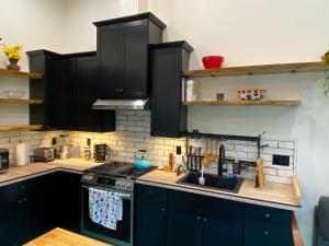 New, Modern, Country-feel, close to Arcata