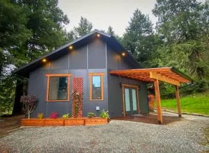 New, Modern, Country-feel, close to Arcata - Maple Creek