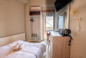 Bikakis Family Apartments