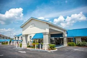 Days Inn by Wyndham Troy - Enterprise