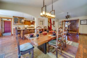 Private Patio and Gas Grill Stunning Truckee Home