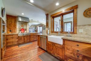 Private Patio and Gas Grill Stunning Truckee Home