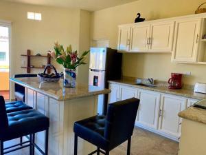 3B Cerritos Beach Condo, Lrg Pool, Baja Sur