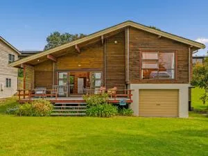 Boltons Bach - Whangapoua Bach - Tryphena