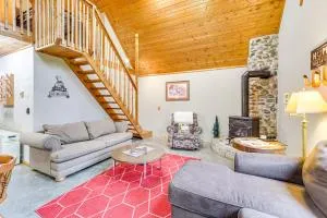 Cozy Birchwood Retreat on UTV Trail with Hot Tub! - Conrath