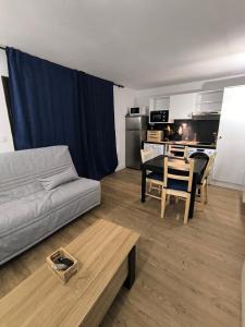 Appartements studio tout equipe : photos des chambres