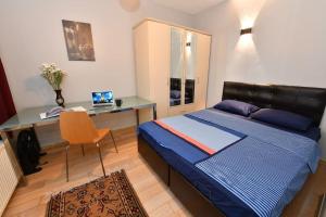 Taksim Fish Market Down Town Heart Of Istanbul Beyoglu