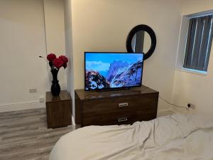 Independent extra large luxury studio flat