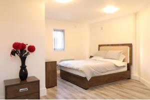 Independent extra large luxury studio flat