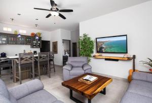 8B Cerritos Beach Luxury, Lrg Pool and Oceanview Deck