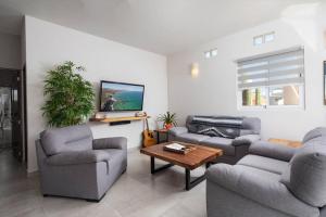 8B Cerritos Beach Luxury, Lrg Pool and Oceanview Deck