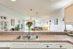 Oak Island Beachfront Condo with Community Pool