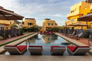 9A Poolside Private Patio Cerritos Beach Condo - Ubytování bez kategorie ve městě San Carlos