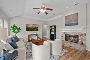 Modern Home Close to It All in DFW Texas! - Florence Hill