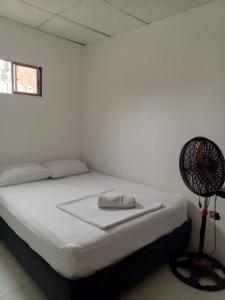 HABITACIONES ECONOMICA CRA 17 SEGUNDO PISO Distribuidora Don Tomato