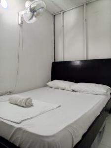 HABITACIONES ECONOMICA CRA 17 SEGUNDO PISO Distribuidora Don Tomato